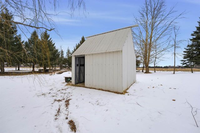 7707 QUIGLEY ROAD, Omro, WI 54963