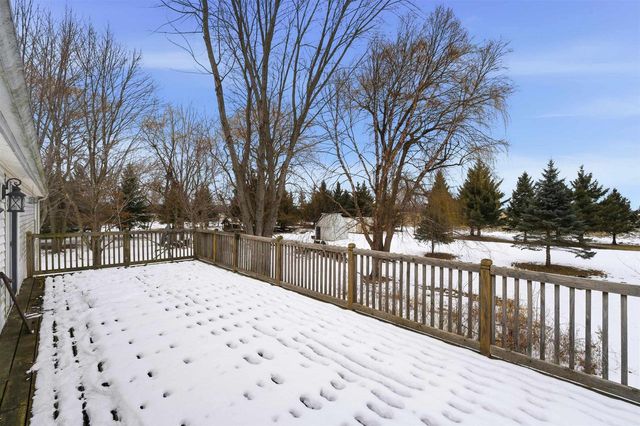 7707 QUIGLEY ROAD, Omro, WI 54963