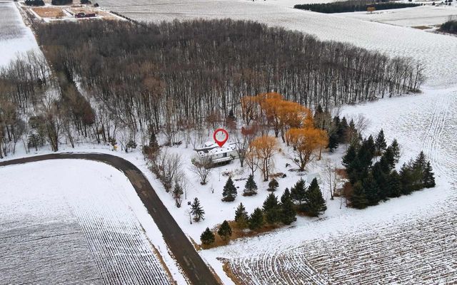 7707 QUIGLEY ROAD, Omro, WI 54963