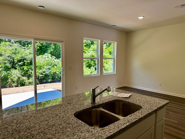 8867 Salamander Road 33, North Charleston, SC 29406