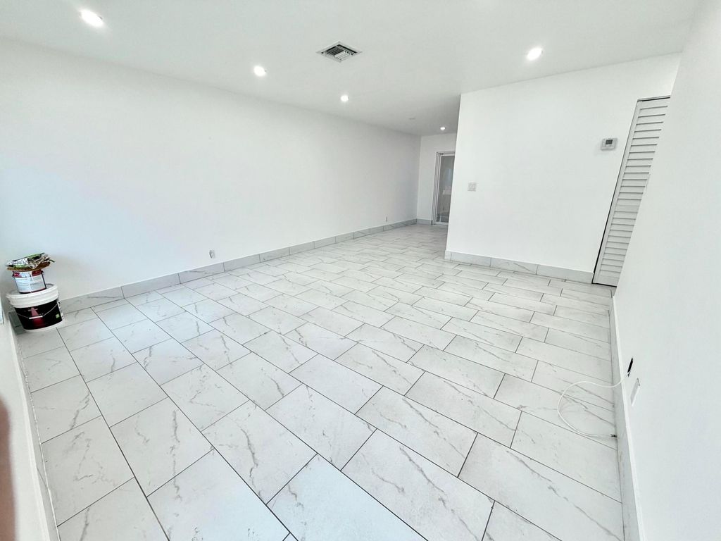 4655 SW 33rd Avenue 2b, Fort Lauderdale, FL 33312