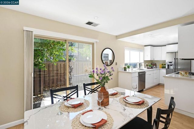 1889 Countrywood Ct, Walnut Creek, CA 94598