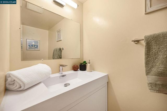 1889 Countrywood Ct, Walnut Creek, CA 94598