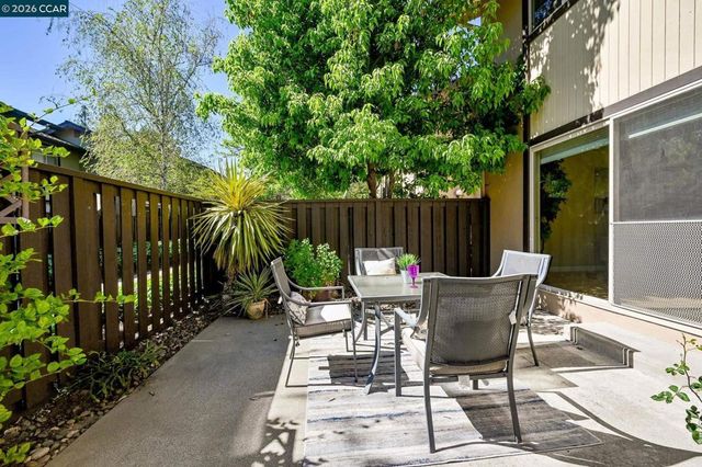 1889 Countrywood Ct, Walnut Creek, CA 94598