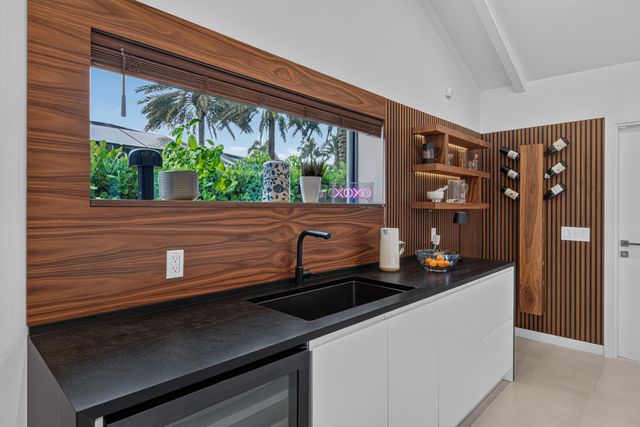 2118 NE 15TH Terrace, Wilton Manors, FL 33305