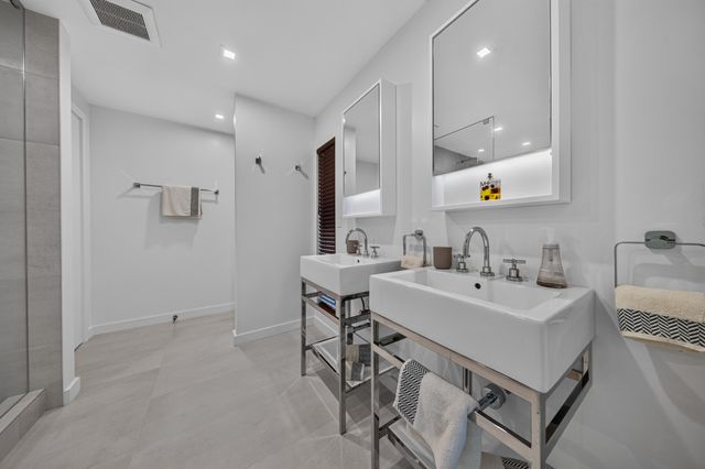 2118 NE 15TH Terrace, Wilton Manors, FL 33305