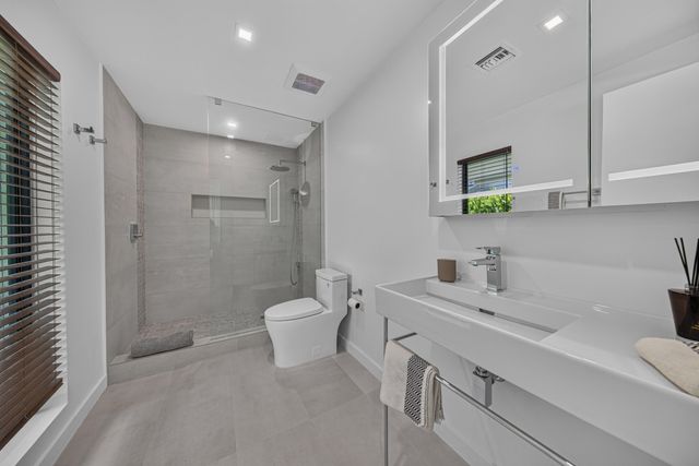 2118 NE 15TH Terrace, Wilton Manors, FL 33305