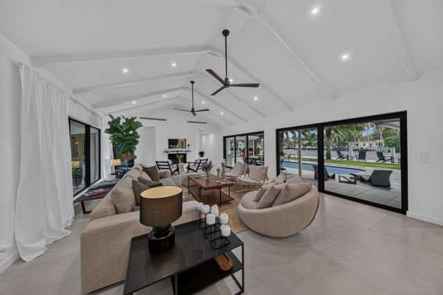 2118 NE 15TH Terrace, Wilton Manors, FL 33305