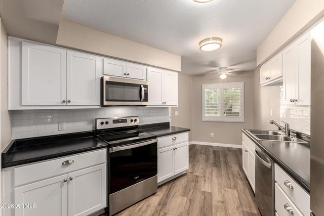 10921 W COGGINS Drive, Sun City, AZ 85351