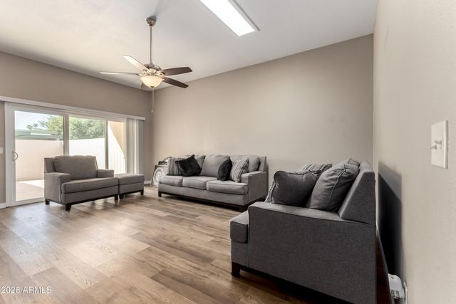 10921 W COGGINS Drive, Sun City, AZ 85351