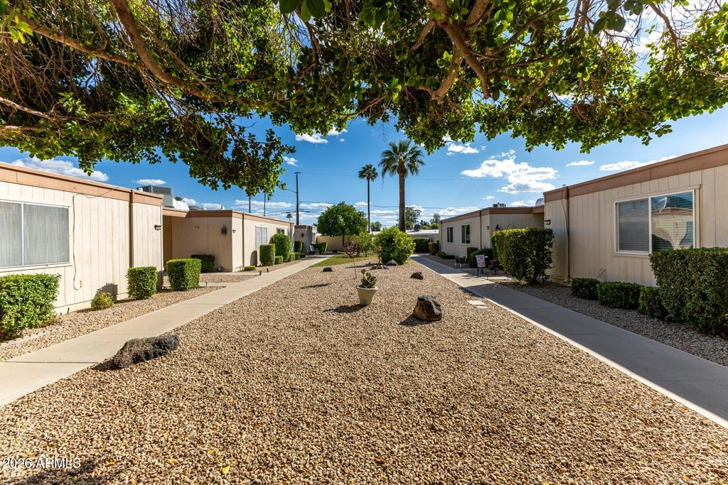 10921 W COGGINS Drive, Sun City, AZ 85351 — photo 3