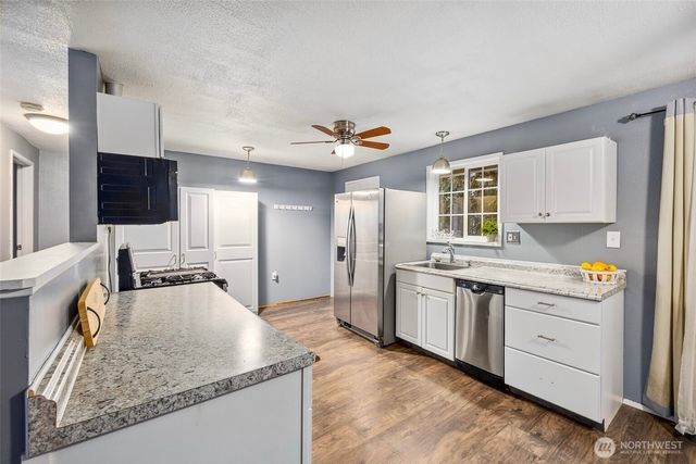 21843 Crest Lane SE, Yelm, WA 98597