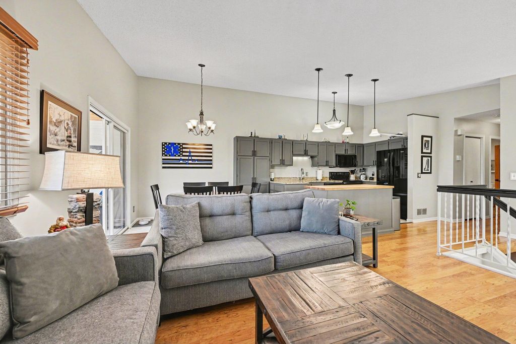 6819 Romeo Road, Woodbury, MN 55125 — photo 2