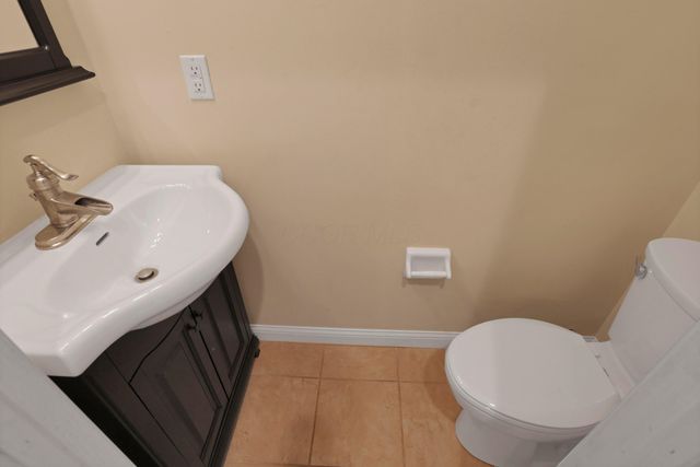 243 Oxford Oak Drive, Blacklick, OH 43004