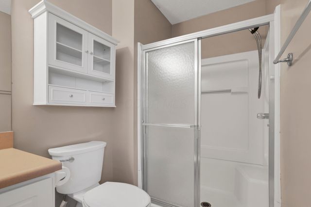 243 Oxford Oak Drive, Blacklick, OH 43004