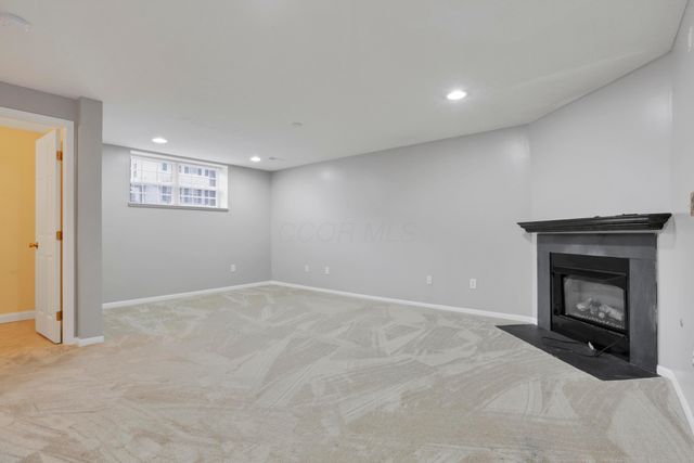 243 Oxford Oak Drive, Blacklick, OH 43004