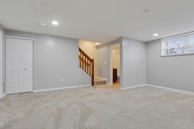 243 Oxford Oak Drive, Blacklick, OH 43004