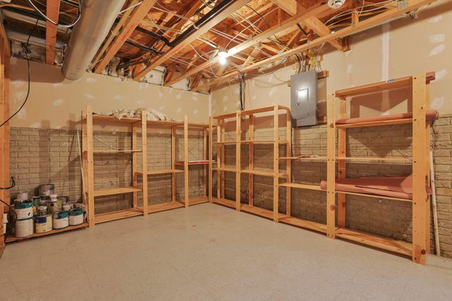 243 Oxford Oak Drive, Blacklick, OH 43004