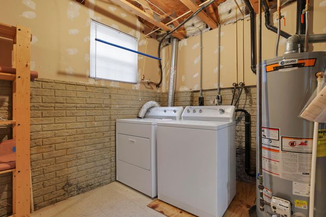 243 Oxford Oak Drive, Blacklick, OH 43004