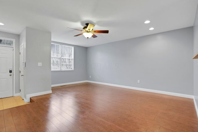 243 Oxford Oak Drive, Blacklick, OH 43004