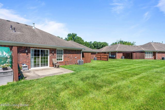 6505 Renate Rd, Louisville, KY 40291
