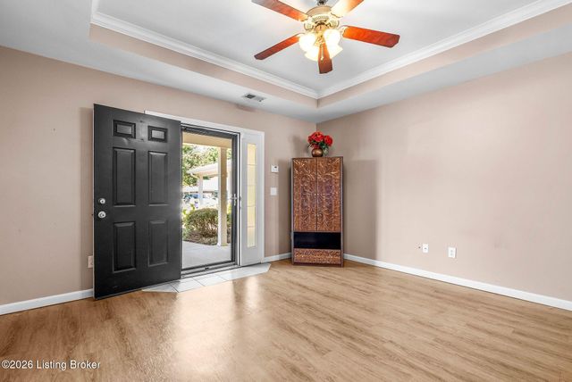 6505 Renate Rd, Louisville, KY 40291