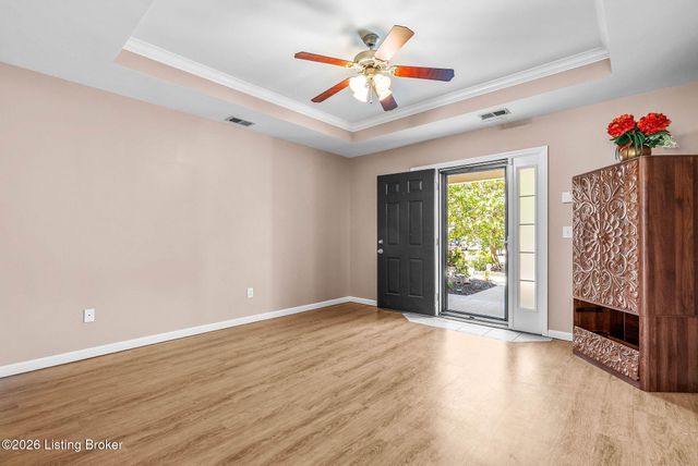 6505 Renate Rd, Louisville, KY 40291