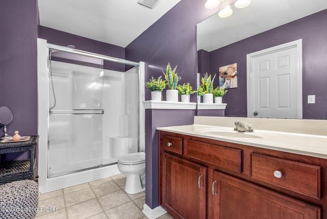 6505 Renate Rd, Louisville, KY 40291