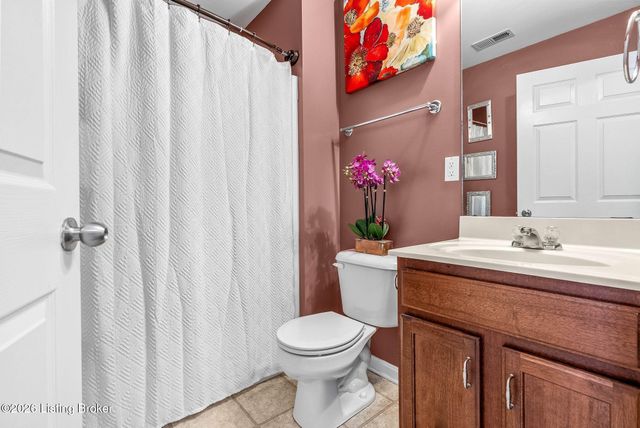 6505 Renate Rd, Louisville, KY 40291