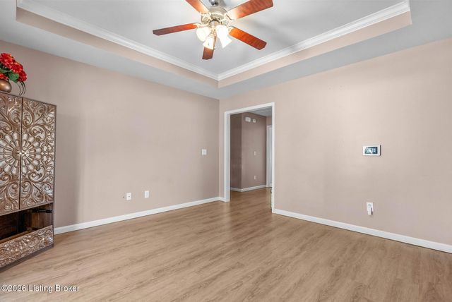 6505 Renate Rd, Louisville, KY 40291
