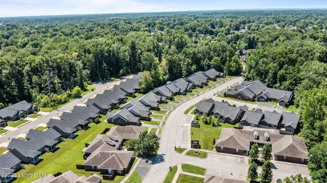6505 Renate Rd, Louisville, KY 40291