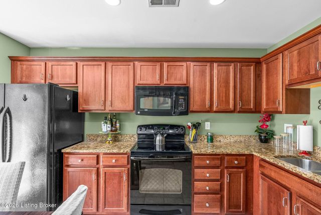 6505 Renate Rd, Louisville, KY 40291
