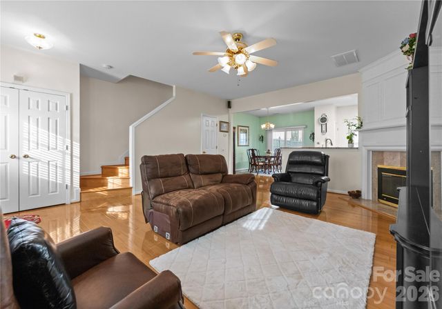 6776 Rothchild Drive, Charlotte, NC 28270