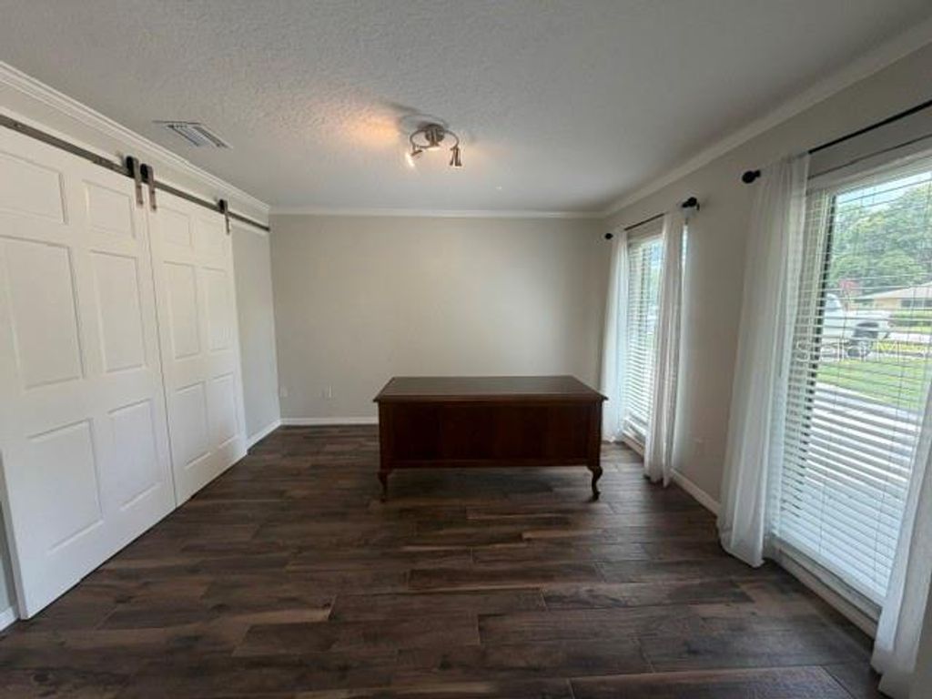 Image 16 of property listing at 210 W TIMBERCOVE CIRCLE, Longwood, FL 32779