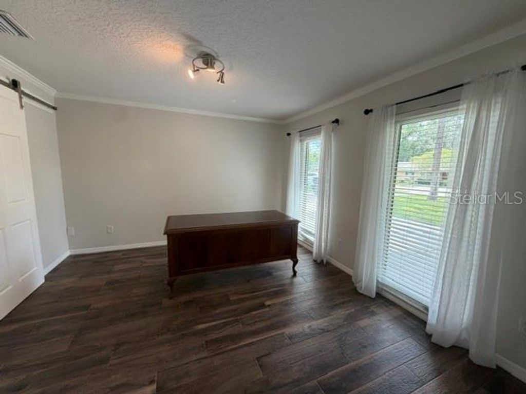 Image 17 of property listing at 210 W TIMBERCOVE CIRCLE, Longwood, FL 32779