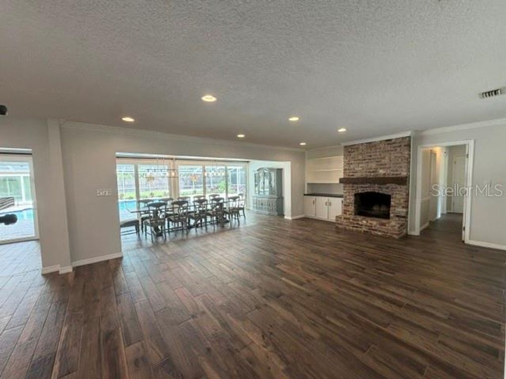 Image 19 of property listing at 210 W TIMBERCOVE CIRCLE, Longwood, FL 32779