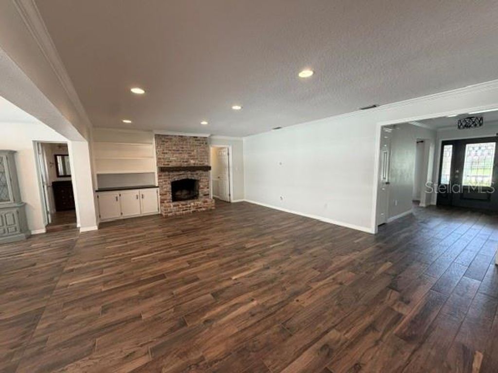 Image 22 of property listing at 210 W TIMBERCOVE CIRCLE, Longwood, FL 32779