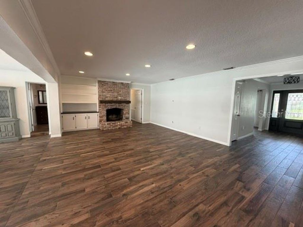 Image 23 of property listing at 210 W TIMBERCOVE CIRCLE, Longwood, FL 32779