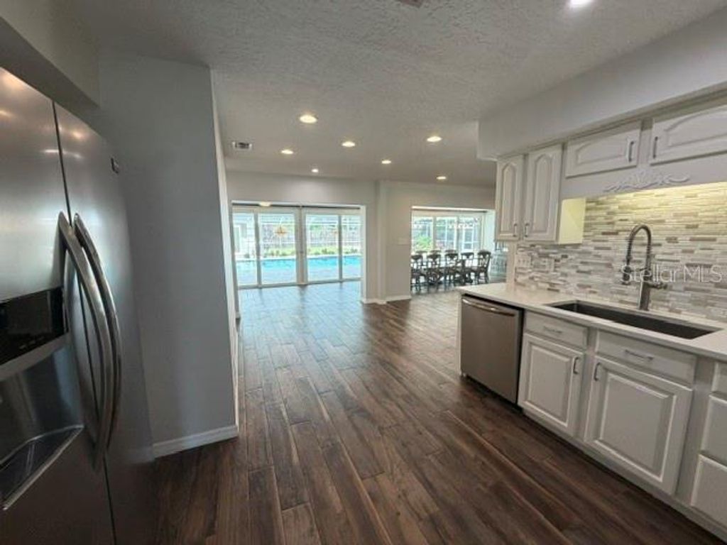 Image 28 of property listing at 210 W TIMBERCOVE CIRCLE, Longwood, FL 32779