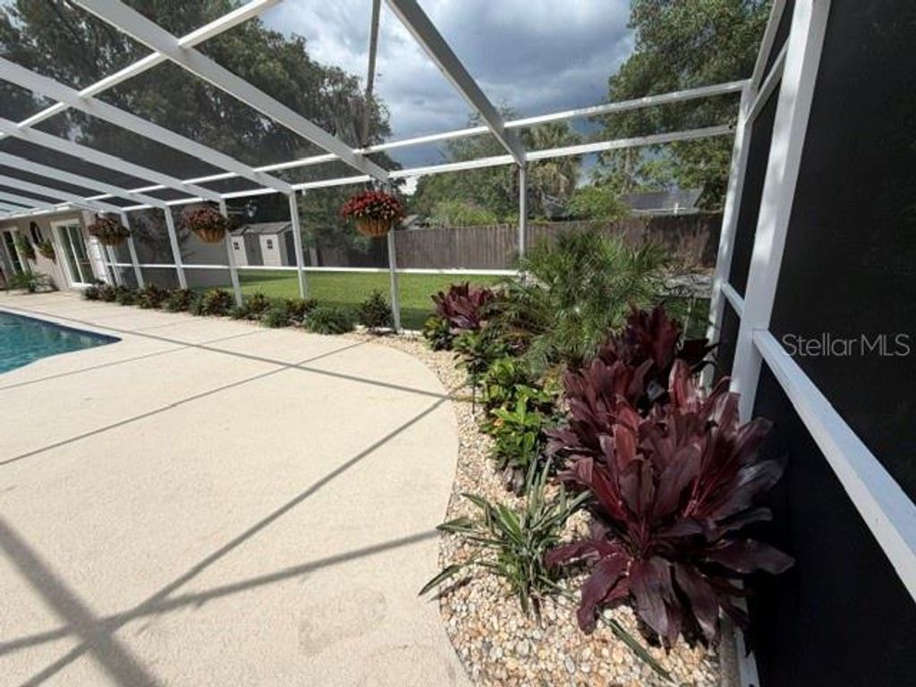 Image 10 of property listing at 210 W TIMBERCOVE CIRCLE, Longwood, FL 32779