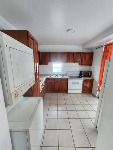 7 EARLE STREET 302 S, San Juan, PR 00907