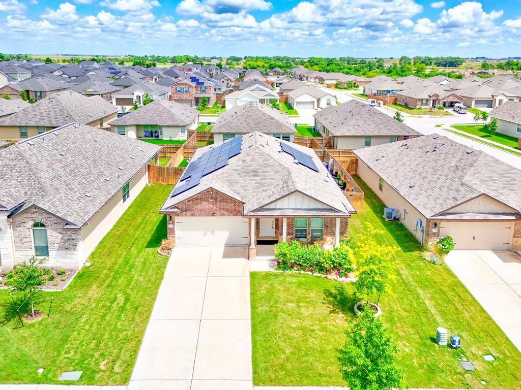 1904 T H Johnson DR, Taylor, TX 76574