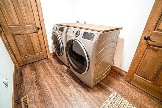 N8610 Island View Drive, New Lisbon, WI 53950