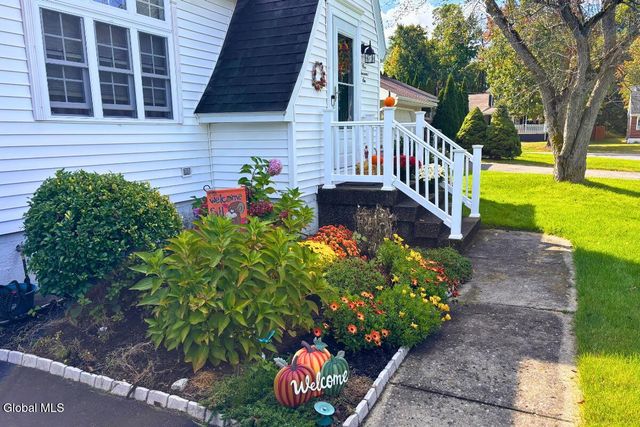 1006 Riggi Avenue, Rotterdam, NY 12303