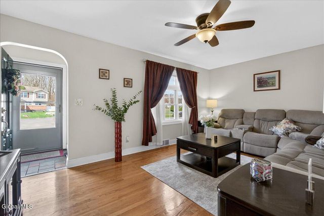1006 Riggi Avenue, Rotterdam, NY 12303