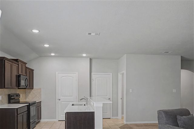 1827 College Street, Greenville, TX 75401