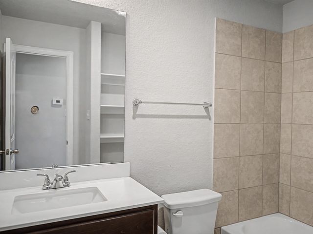 1827 College Street, Greenville, TX 75401