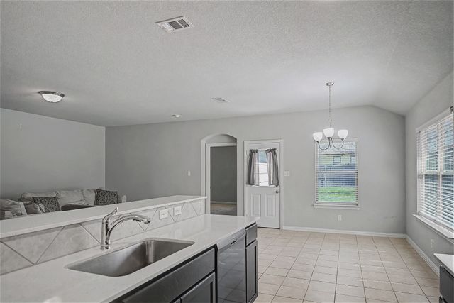 1827 College Street, Greenville, TX 75401