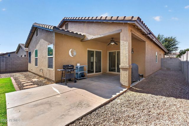 823 W WITT Avenue, Queen Creek, AZ 85140
