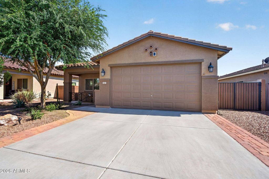 823 W WITT Avenue, Queen Creek, AZ 85140
